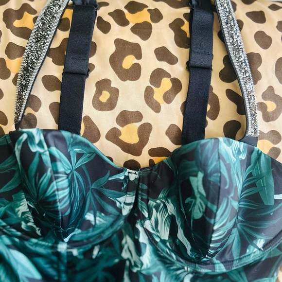 RARE Victoria's‎ Secret Very Sexy Satin Palm Leaf Shine Strap Bustier Bra 32DD - Picture 13 of 17